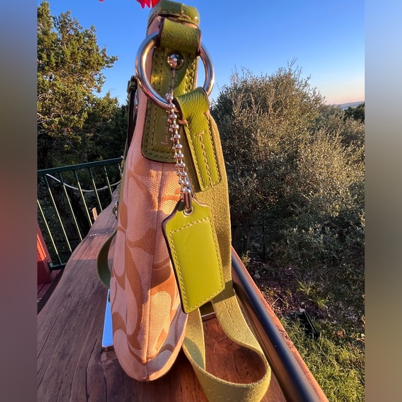 EUC Coach Crossbody - Picture 5 of 12